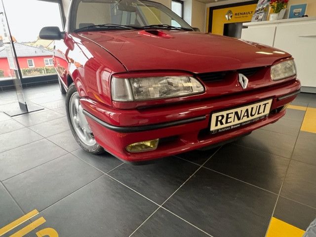 Fahrzeugabbildung Renault Cabriolet 16V TOP *restauriert *H-Kennze*Lieferu